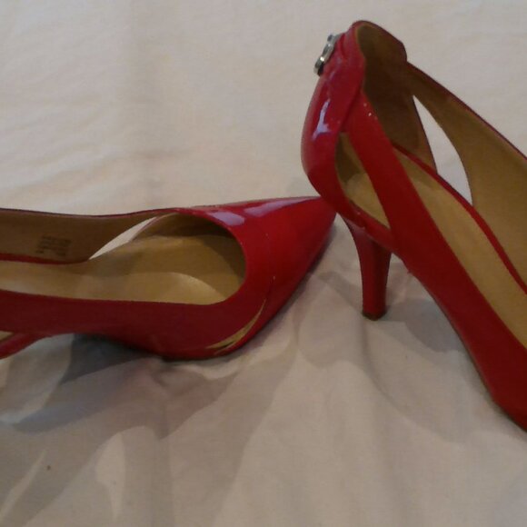 Mickael Kors Red Cutout Heels - Picture 5 of 6